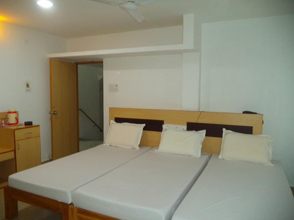 Samrat Guest House Kk Nagar Chennai Room photo