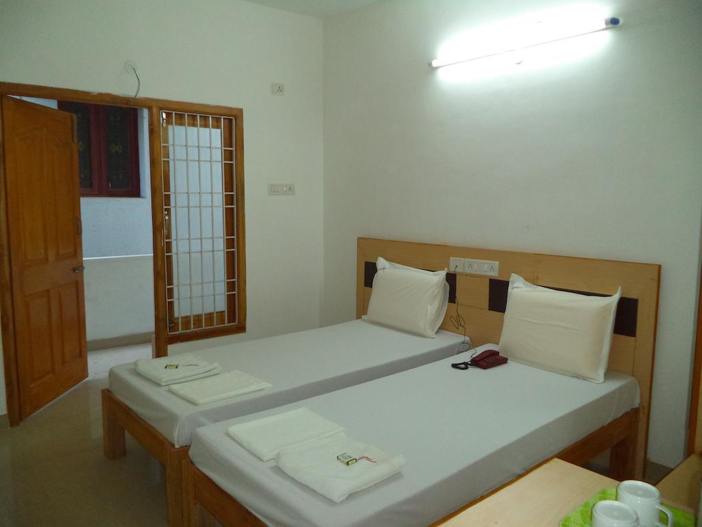 Samrat Guest House Kk Nagar Chennai Room photo