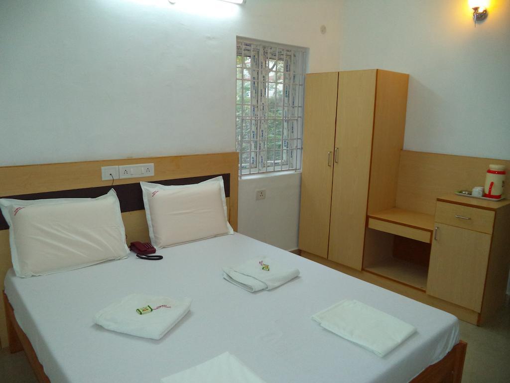 Samrat Guest House Kk Nagar Chennai Room photo