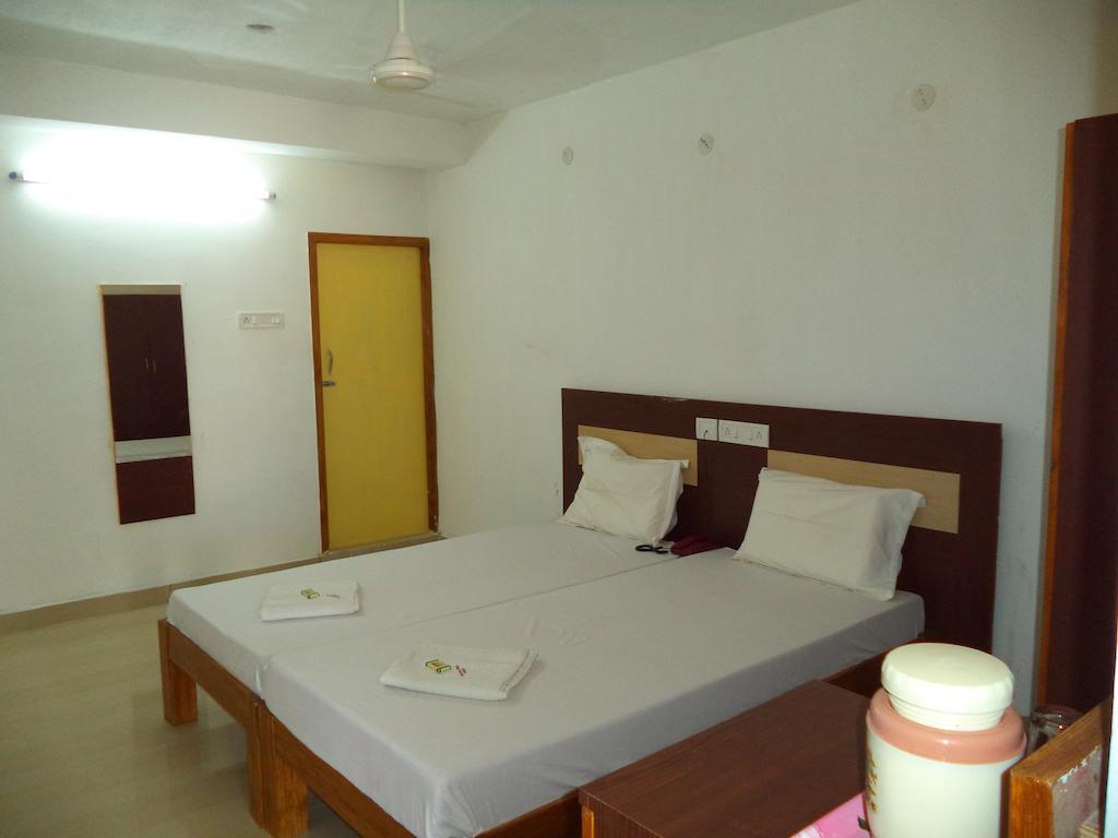 Samrat Guest House Kk Nagar Chennai Exterior photo