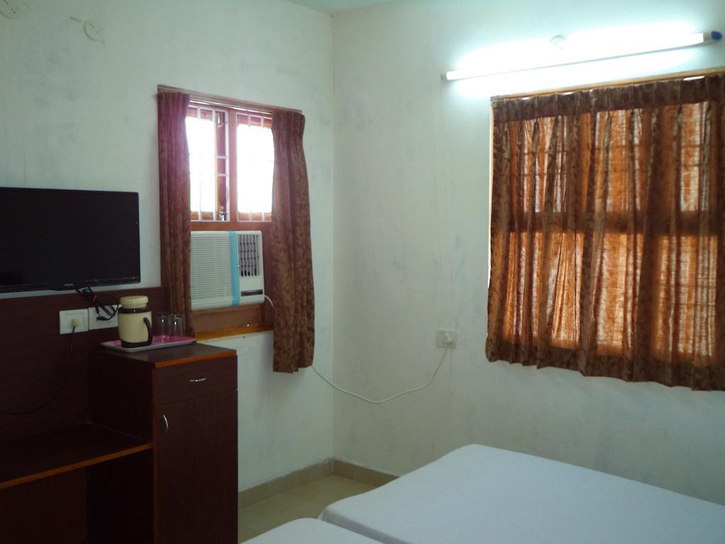 Samrat Guest House Kk Nagar Chennai Exterior photo